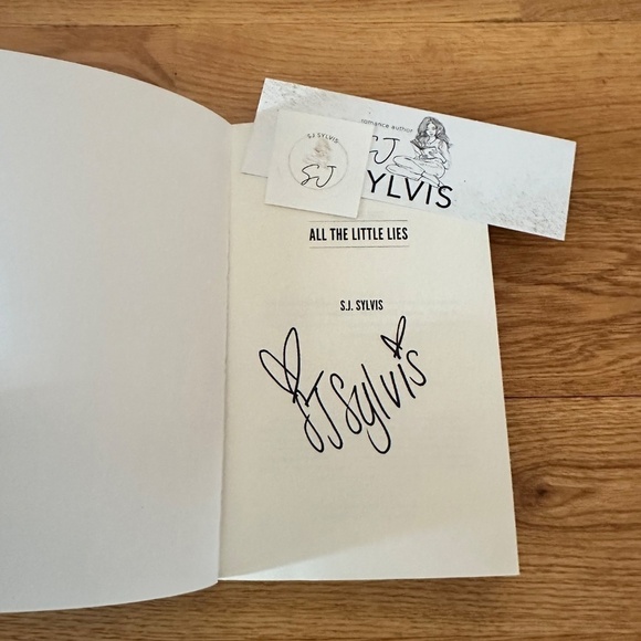 [SIGNED] First Edition Indie Covers English Prep Series by S.J. Sylvis - Picture 3 of 10